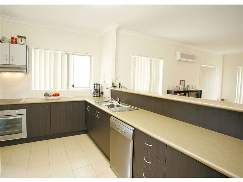 6 Armour Close, North Lakes QLD 4509