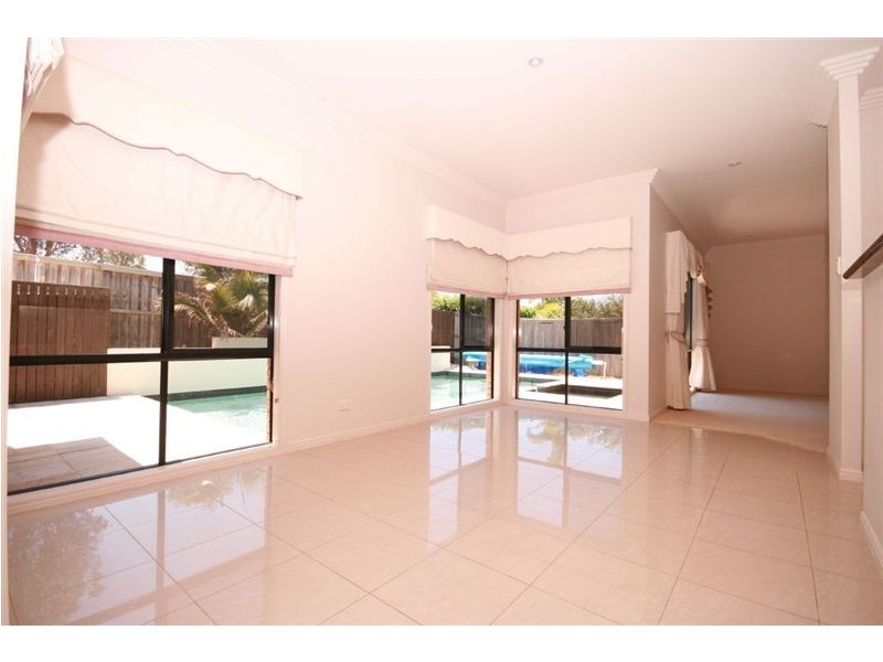 2 Standish Street, North Lakes QLD 4509