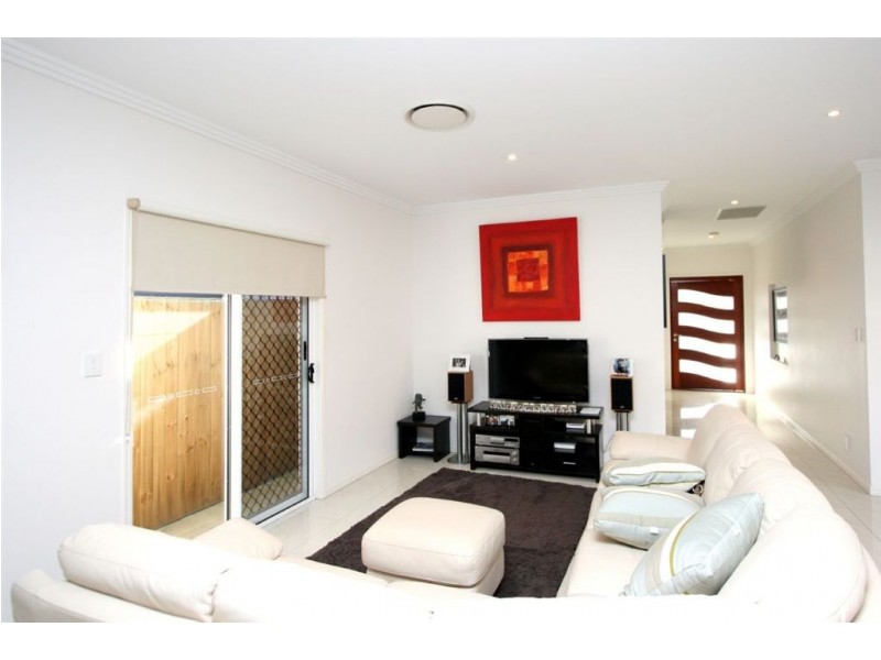 34 Kowari Crescent, North Lakes QLD 4509
