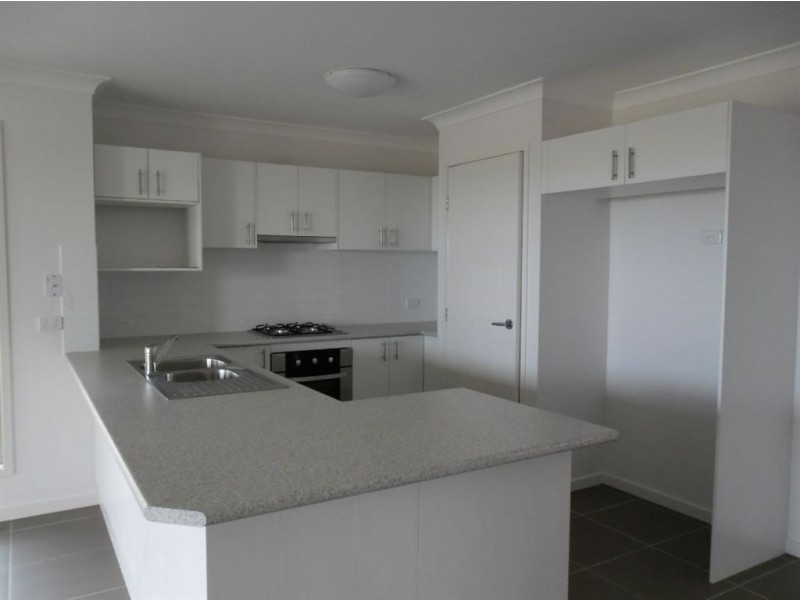 19 Cowen Terrace, North Lakes QLD 4509