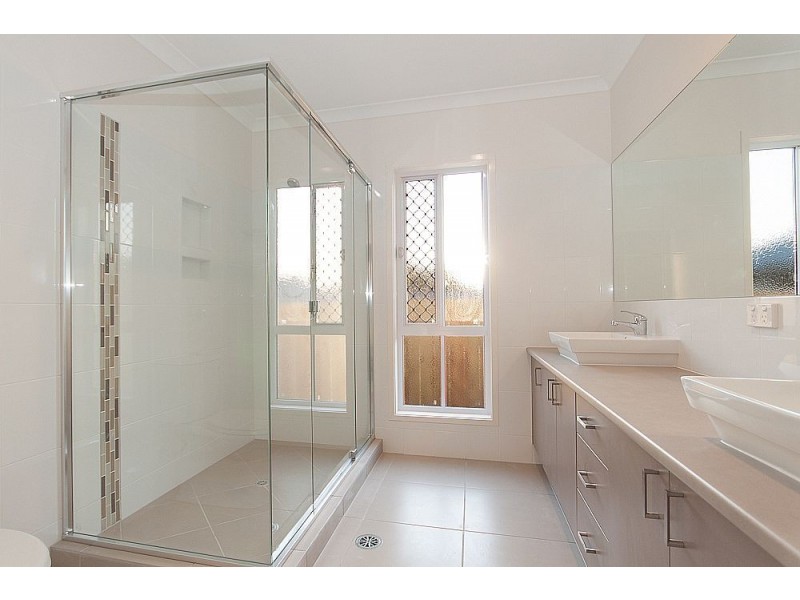 8 Corymbia Close, Narangba QLD 4504