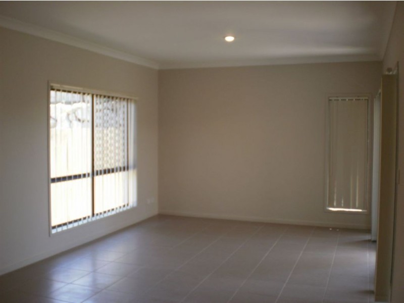16 Player Street, North Lakes QLD 4509