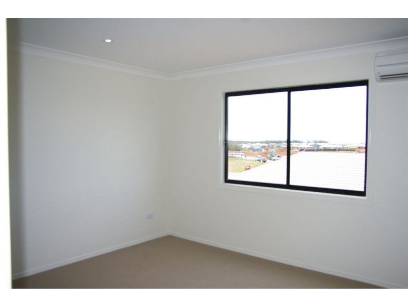 1/15 Highcliffe Crescent, North Lakes QLD 4509