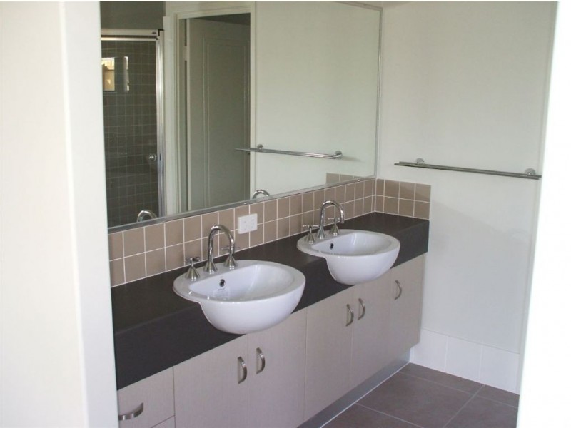 12 Glider st, North Lakes QLD 4509