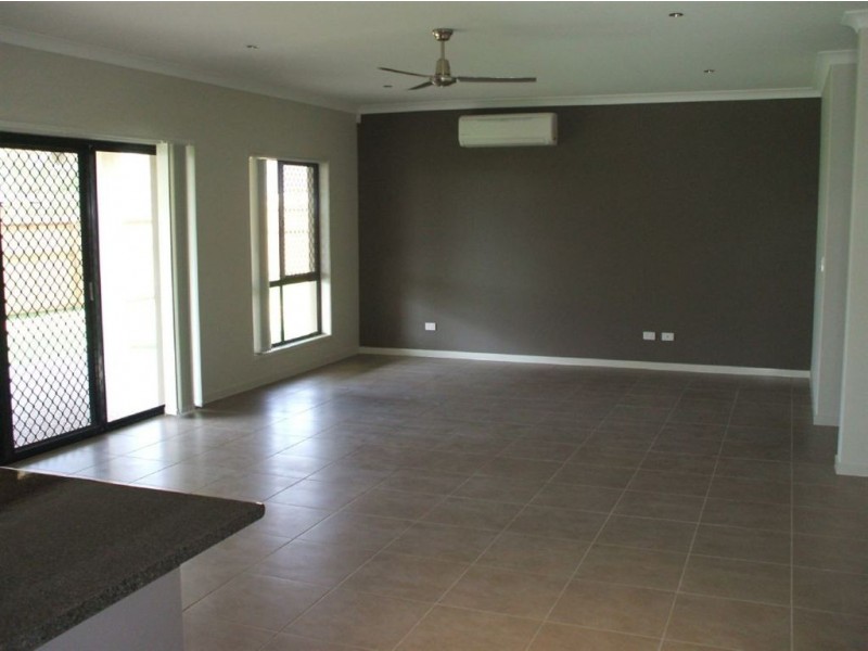 12 Glider st, North Lakes QLD 4509