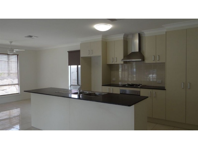 2 Ganton Street, North Lakes QLD 4509
