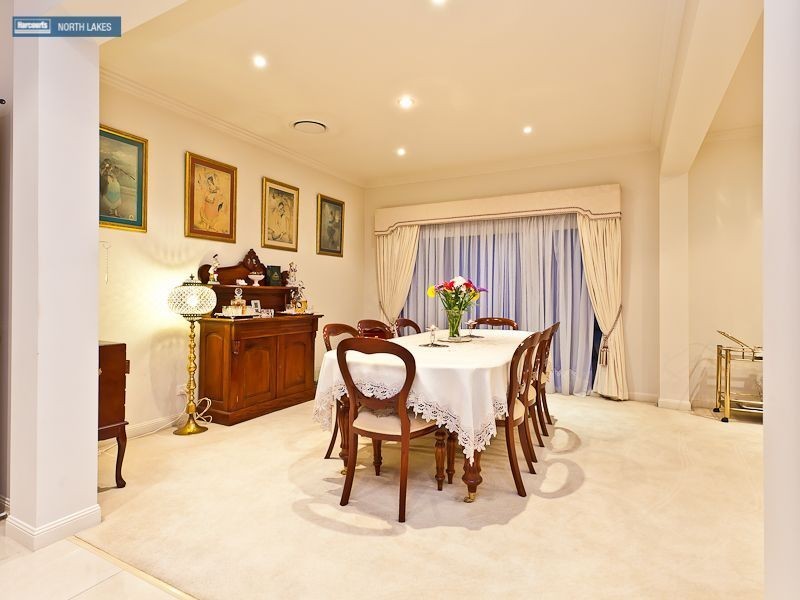 8 Chesterton Court, North Lakes QLD 4509