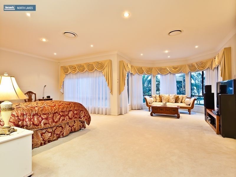 8 Chesterton Court, North Lakes QLD 4509