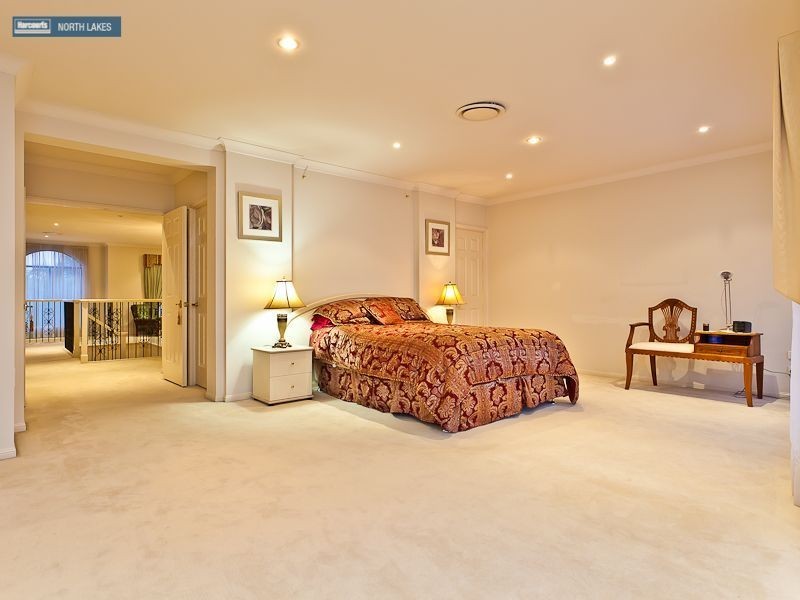 8 Chesterton Court, North Lakes QLD 4509