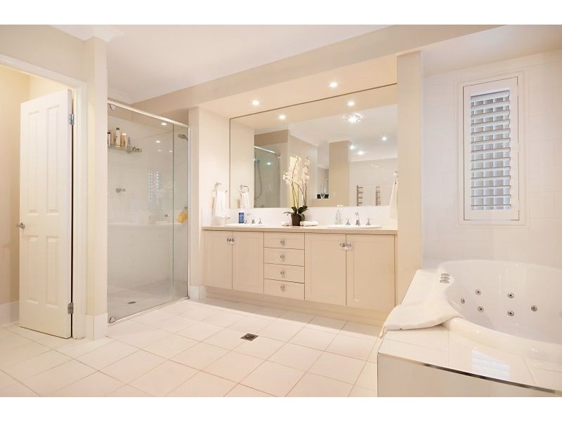 23 Azienda Place, Bridgeman Downs QLD 4035