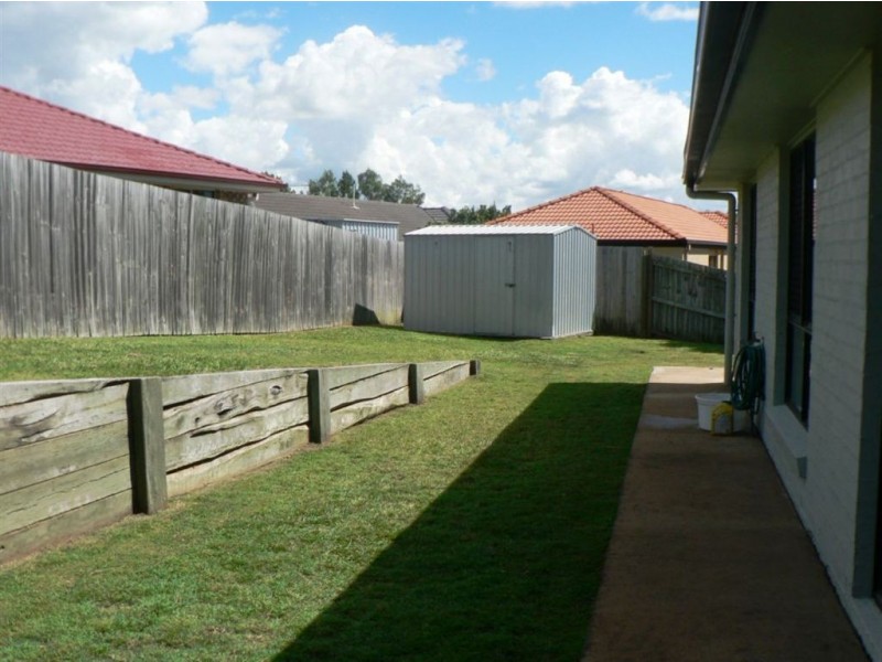 31 Whitfield Crescent, North Lakes QLD 4509