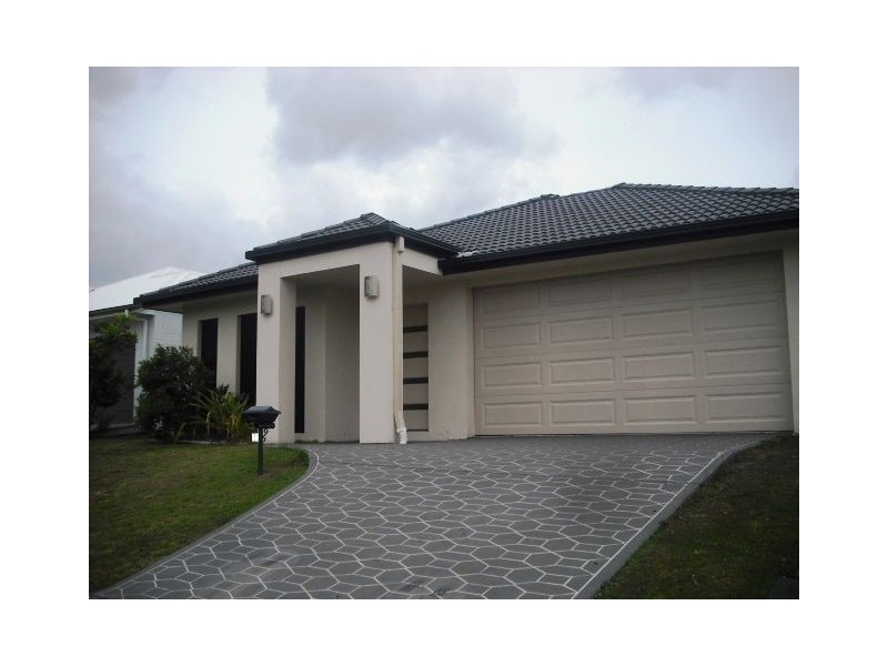 33 Wallaroo Circuit, North Lakes QLD 4509