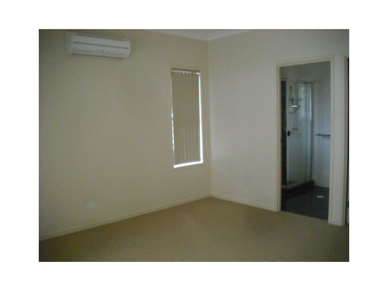 33 Wallaroo Circuit, North Lakes QLD 4509