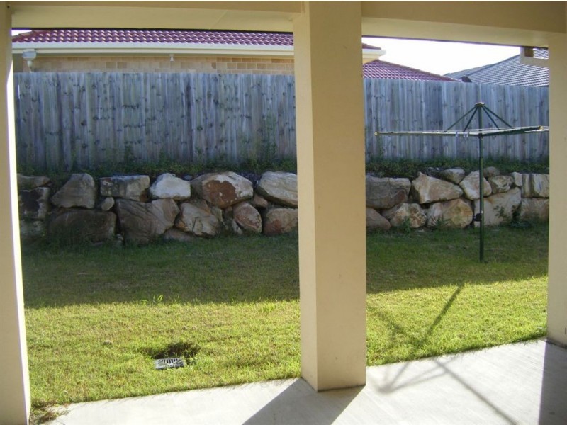 33 Wallaroo Circuit, North Lakes QLD 4509