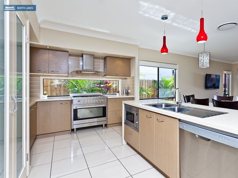 130 Mackintosh Drive, North Lakes QLD 4509