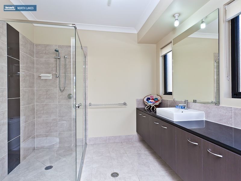 130 Mackintosh Drive, North Lakes QLD 4509