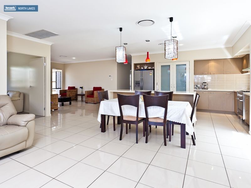 130 Mackintosh Drive, North Lakes QLD 4509
