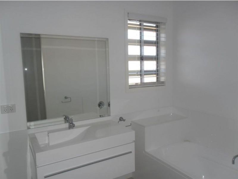 5/17-21 Lady Bowen Parade, Rothwell QLD 4022