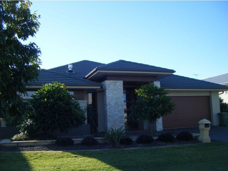 17 Elkington Circuit, North Lakes QLD 4509