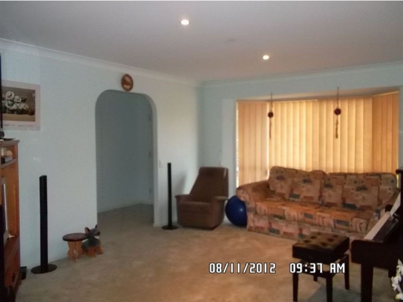 4 Parkway Street, Rothwell QLD 4022