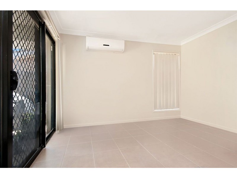 96 Mackintosh Drive, North Lakes QLD 4509