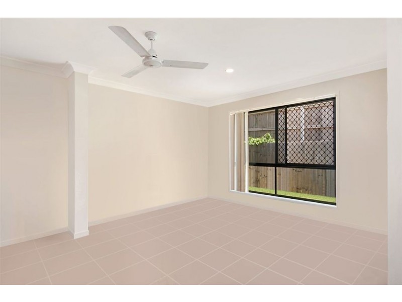 96 Mackintosh Drive, North Lakes QLD 4509