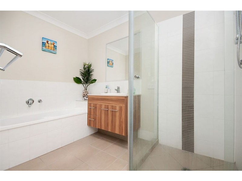96 Mackintosh Drive, North Lakes QLD 4509
