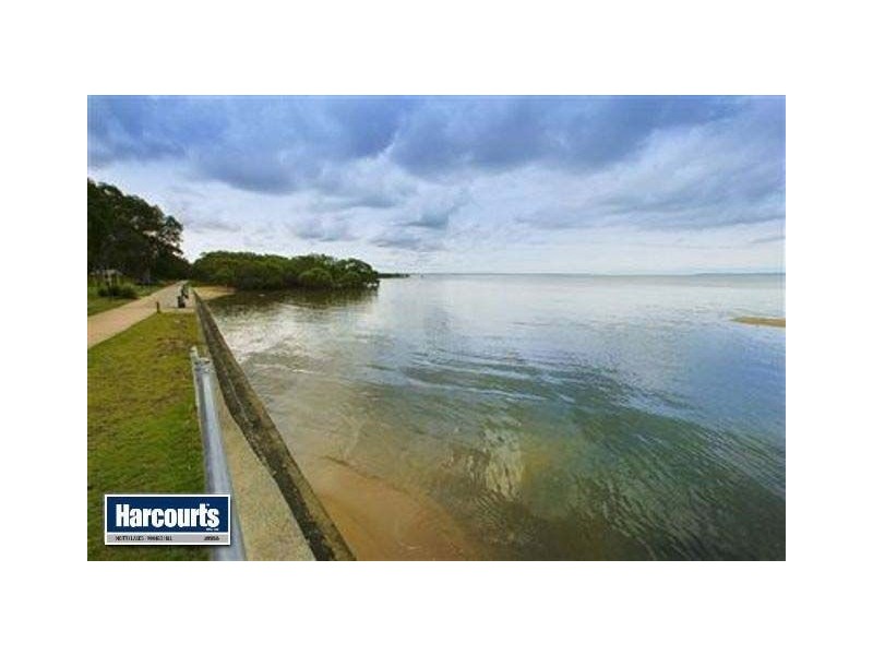 7 Beach Road, Deception Bay QLD 4508