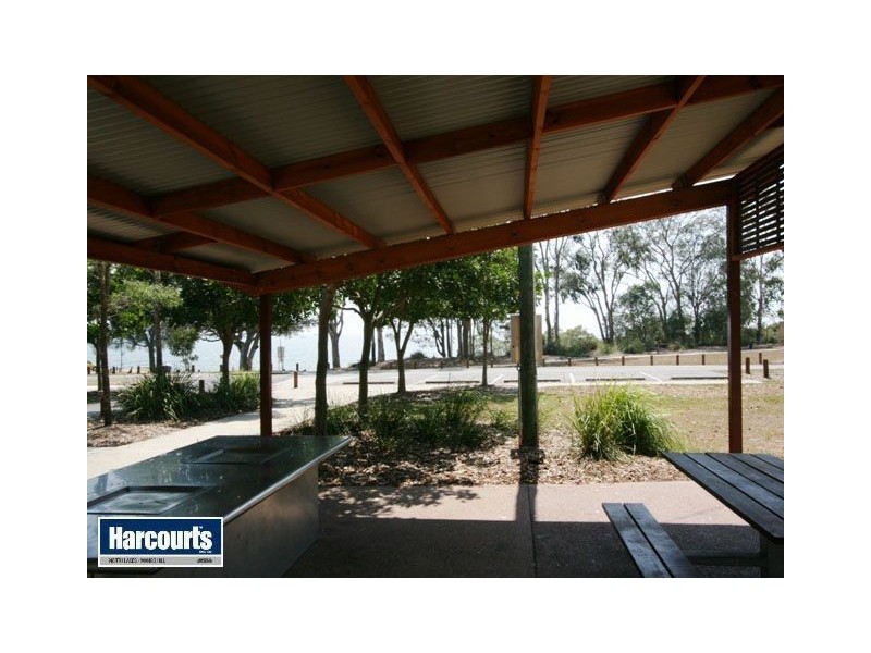 7 Beach Road, Deception Bay QLD 4508