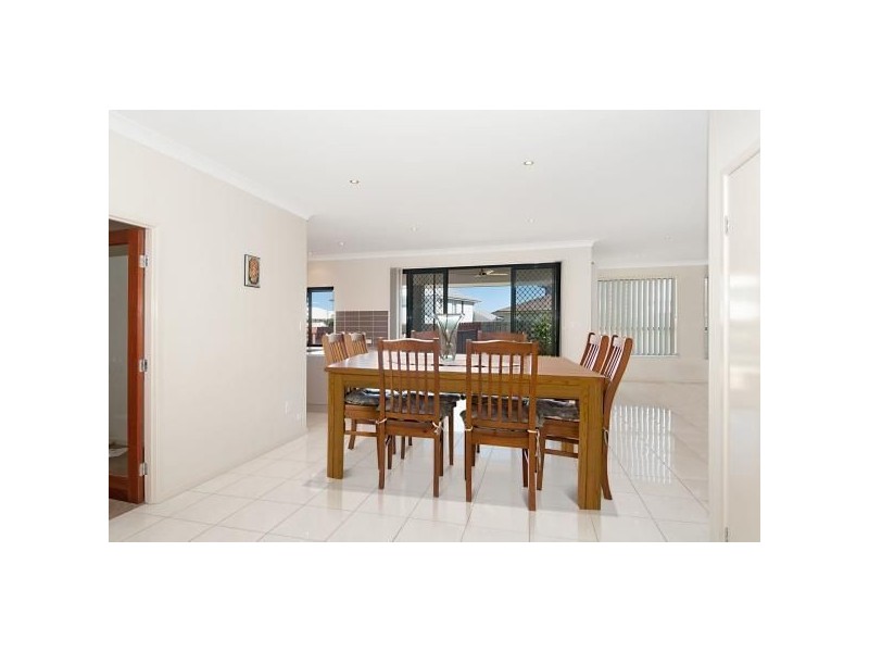 10 Trevino Parade, North Lakes QLD 4509
