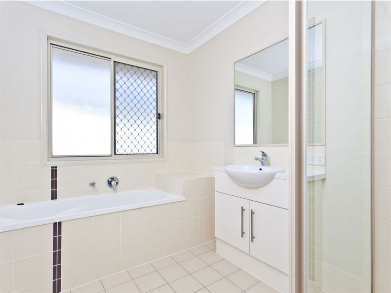 6 Montgomerie Parade, North Lakes QLD 4509