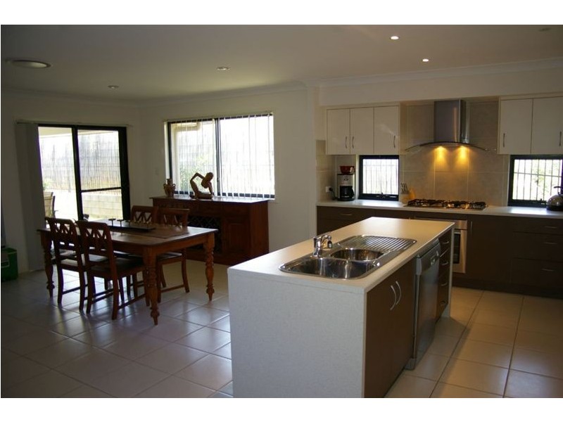 7 Waterway Crescent, Murrumba Downs QLD 4503