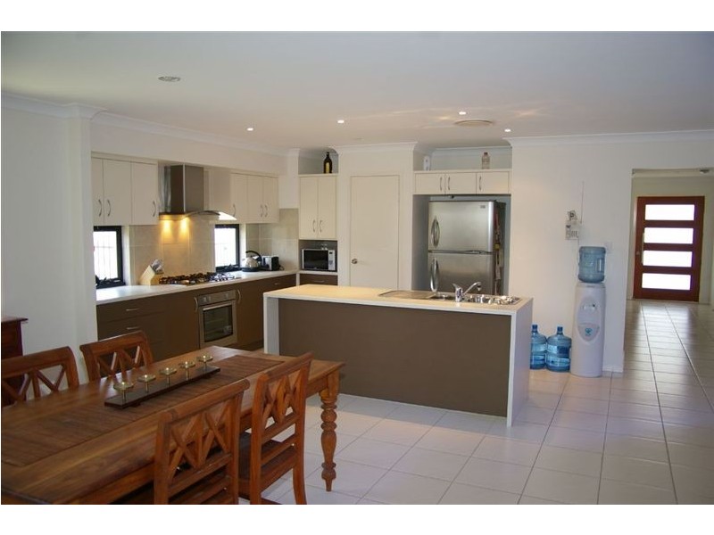7 Waterway Crescent, Murrumba Downs QLD 4503
