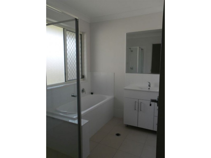 14 Mackintosh Drive, North Lakes QLD 4509