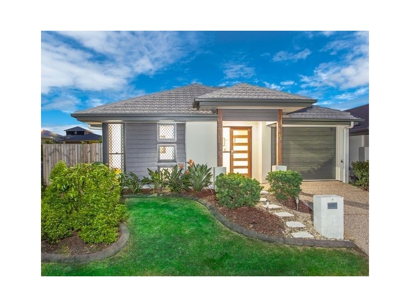 32 Mackintosh Drive, North Lakes QLD 4509