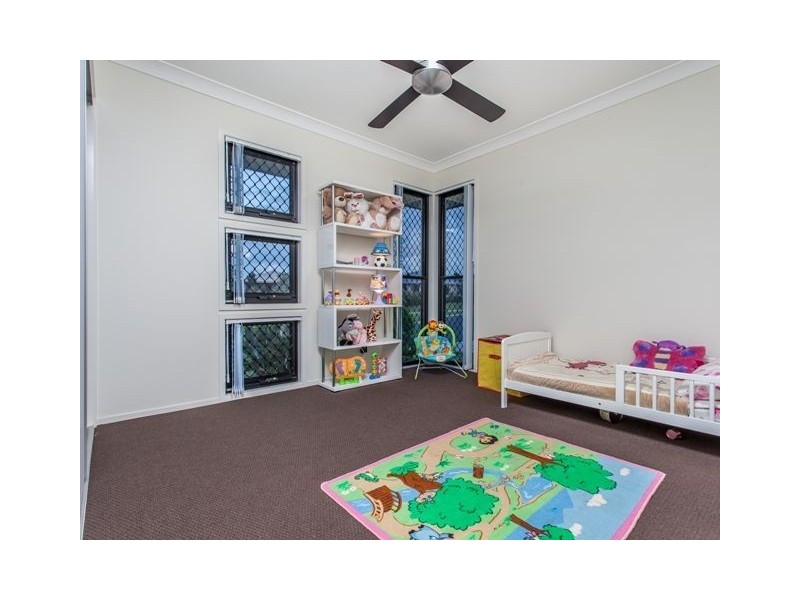 32 Mackintosh Drive, North Lakes QLD 4509