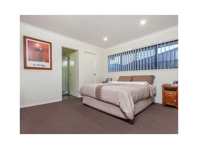 32 Mackintosh Drive, North Lakes QLD 4509