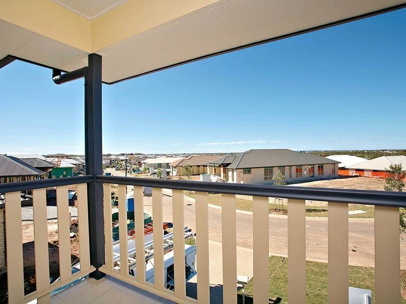 121 Mackintosh Drive, North Lakes QLD 4509