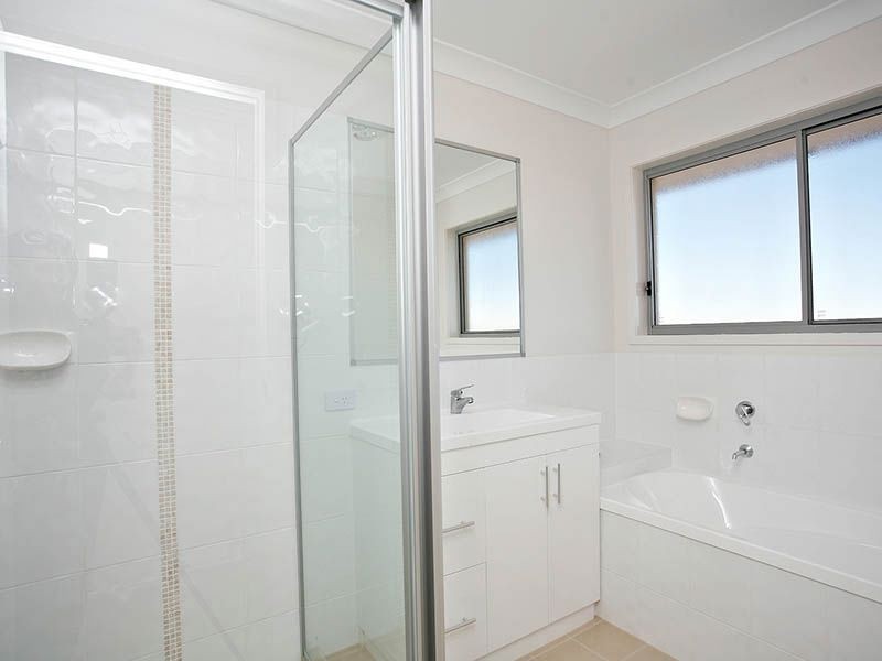 121 Mackintosh Drive, North Lakes QLD 4509