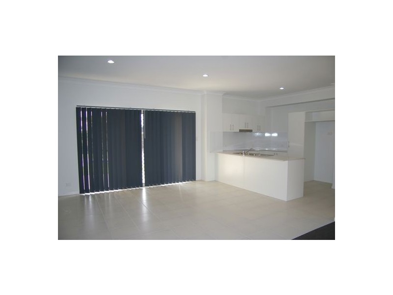 1/5 Kangaroo Street, North Lakes QLD 4509