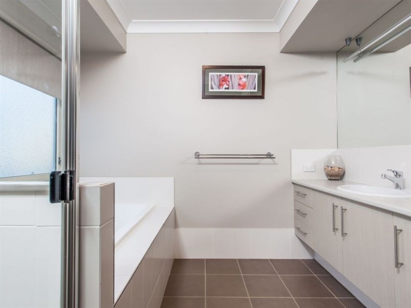 48 Elkington Circuit, North Lakes QLD 4509