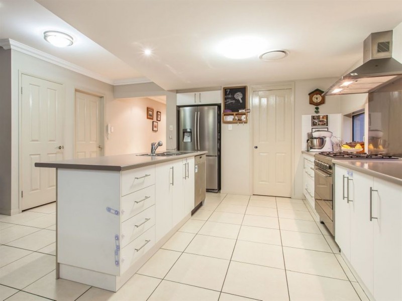 48 Elkington Circuit, North Lakes QLD 4509