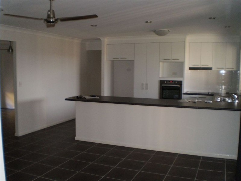16 Menara Circuit, North Lakes QLD 4509