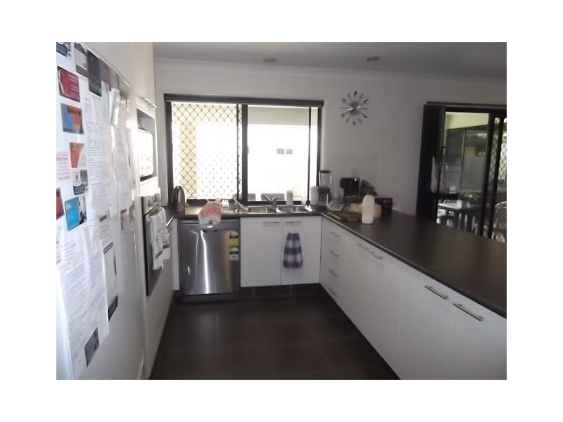 16 Menara Circuit, North Lakes QLD 4509