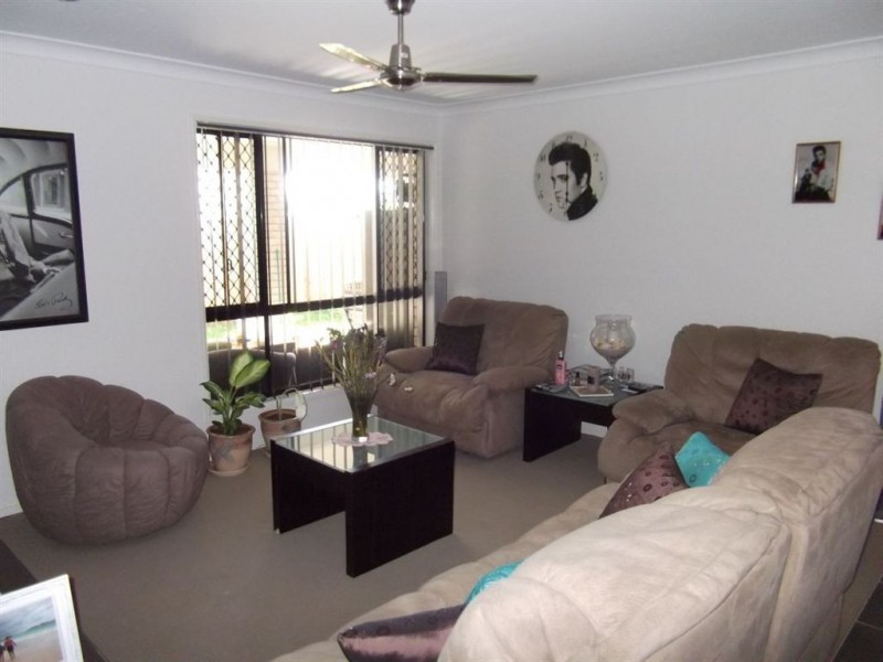 16 Menara Circuit, North Lakes QLD 4509