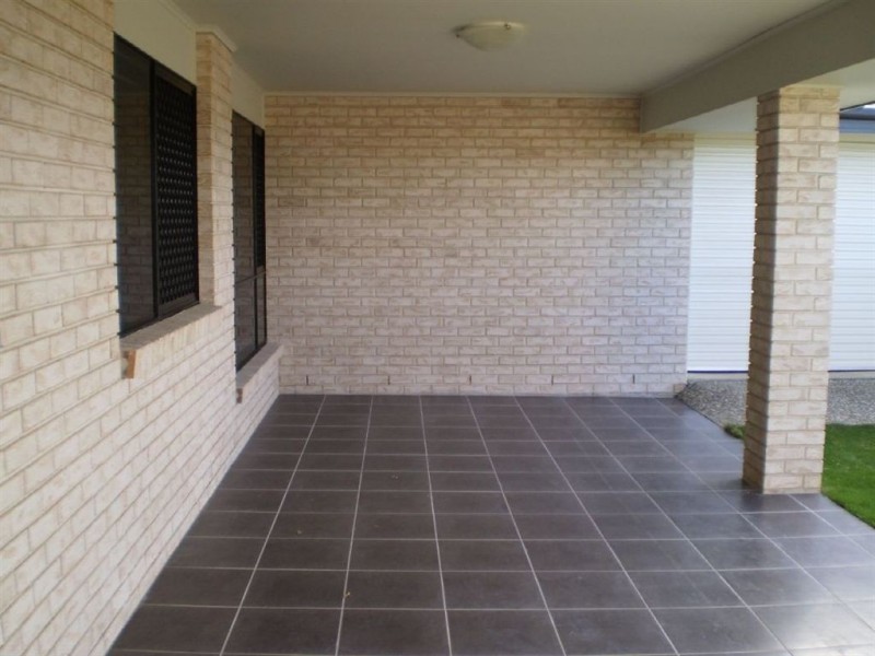 16 Menara Circuit, North Lakes QLD 4509