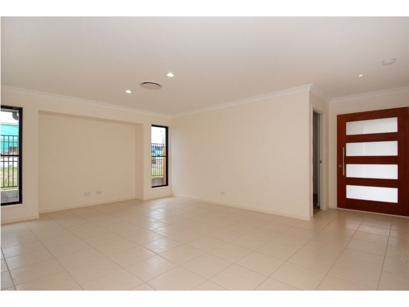 7 Waterway Crescent, Murrumba Downs QLD 4503