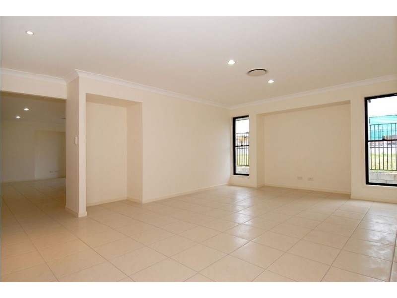 7 Waterway Crescent, Murrumba Downs QLD 4503