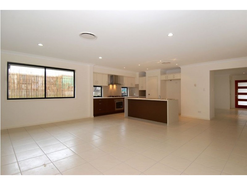 7 Waterway Crescent, Murrumba Downs QLD 4503