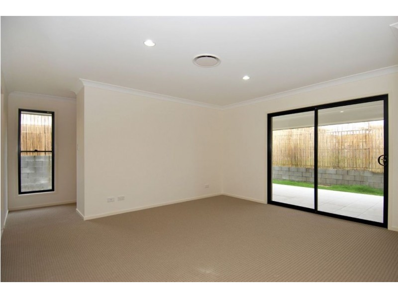 7 Waterway Crescent, Murrumba Downs QLD 4503
